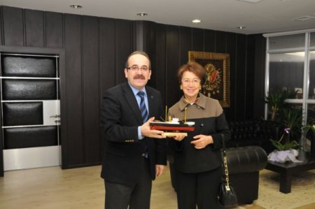 Özden İnönü Toker, OMÜ Rektörlüğü'nü ziyaret etti