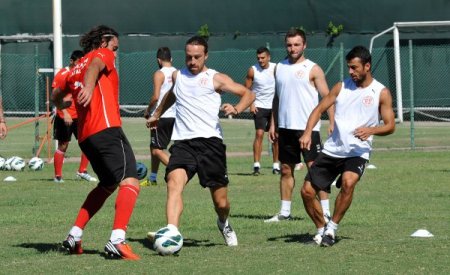 Özdilek: Sahaya Galatasaray maçını kazanmak için çıkacağız