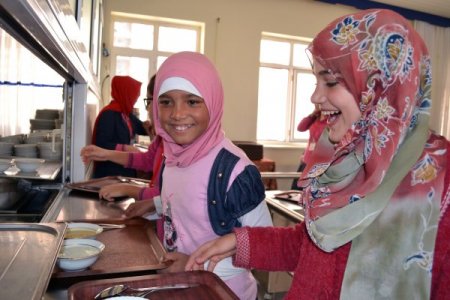Özel Ali Kenger Anadolu ve Fen Lisesi öğrencileri Suriyeli çocuklara kucak açtı