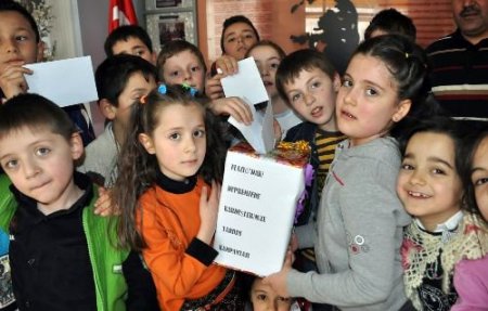 Özel Baharlı Minikler Depremzedeli Çocuklara Çarçlıklarını Gönderdi