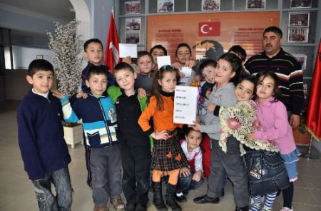 Özel Baharlı Minikler Depremzedeli Çocuklara Çarçlıklarını Gönderdi