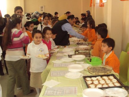 Özel Burç Meltem Koleji 'Bayat Ekmek' yarışması düzenledi