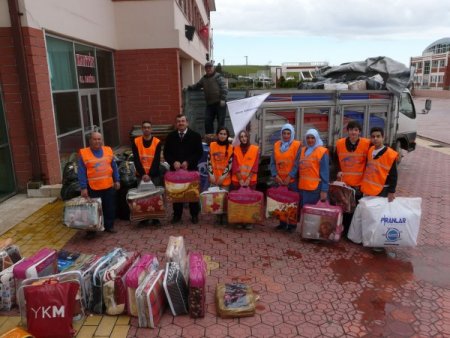 Özel Çırağan'dan Suriyeli sığınmacılara battaniye yardımı