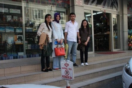 Özel Eğitim Bölümü öğrencileri kütüphaneleri için kitap topluyor