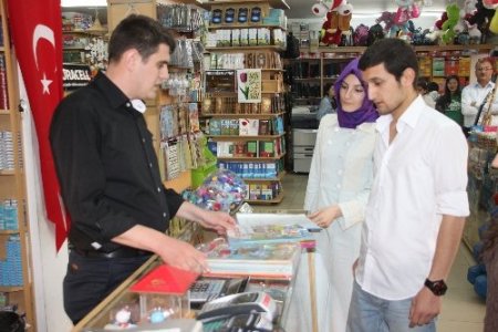 Özel Eğitim Bölümü öğrencileri kütüphaneleri için kitap topluyor