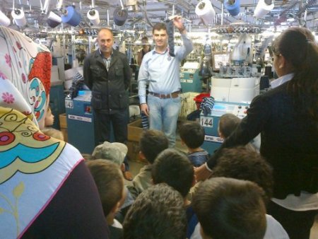 Özel Ergin Koleji öğrencileri, Eren Çorap Fabrikası'nı ziyaret etti