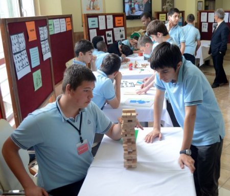 Özel Feza Lisesi Öğrencilerinden 'Yaşayan Matematik' Sergisi