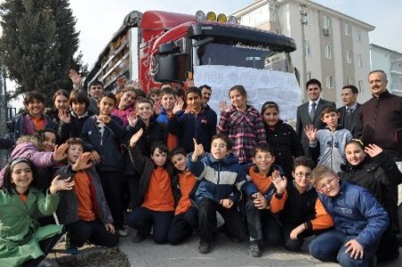 Özel Fırat İlköğretim'den Van'a Bir Tır Dolusu Yardım Gönderildi