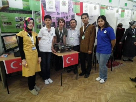 Özel Fırat öğrencileri uluslararası bilişim olimpiyatından madalyayla döndü