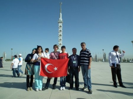 Özel Fırat öğrencileri uluslararası bilişim olimpiyatından madalyayla döndü