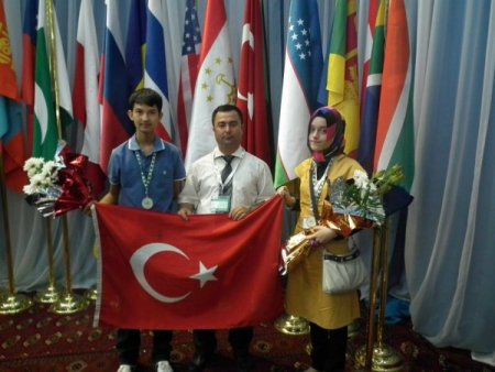 Özel Fırat öğrencileri uluslararası bilişim olimpiyatından madalyayla döndü