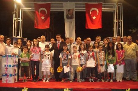 Özel Gülaydın Mirkelam İlköğretim Okulu Yılın Başarılı Öğrencilerini Ödüllendirdi