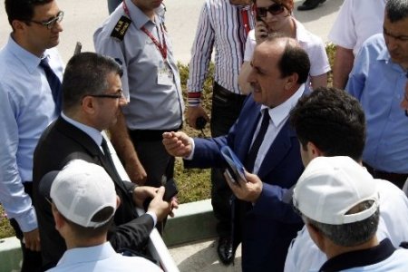 Özel halk otobüsü sahipleri, belediyeye yürüdü