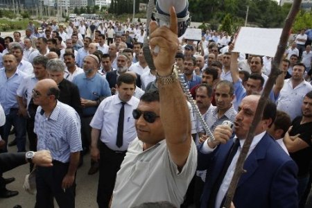 Özel halk otobüsü sahipleri, belediyeye yürüdü