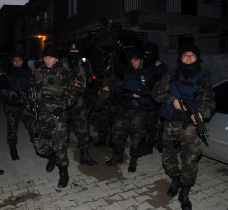 Özel Harekât'lı şafak operasyonu