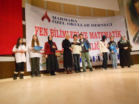 Özel İlkbahar İlköğretim Okulu proje olimpiyatından madalya ile döndü