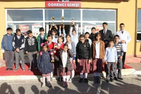 Özel Kızılırmak Ortaokulu, matematik olimpiyatlarında madalya kazandı