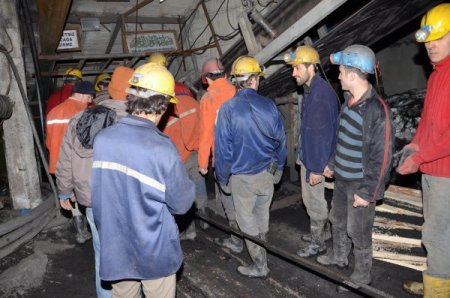 Özel Kömür Ocağında Göçük Altında Kalan İşçi 14 Saattir Kurtarılmaya Çalışılıyor