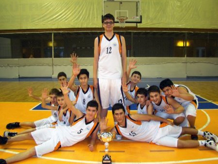 Özel Konuralp Koleji, basketbolda şampiyonluğu elden bırakmıyor