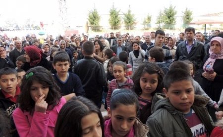 Özel Lara Koleji bursluluk sınavına yoğun ilgi