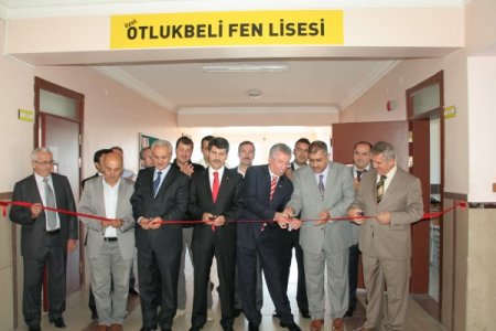 Özel Otlukbeli Fen Lisesi yeni eğitim yılına başladı