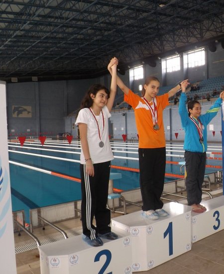 Özel Sakarya’dan 4 dalda 4 altın madalya