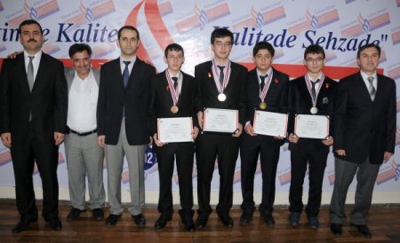 Özel Şehzade Mehmet öğrencileri Ankara'dan 4 madalyayla döndü