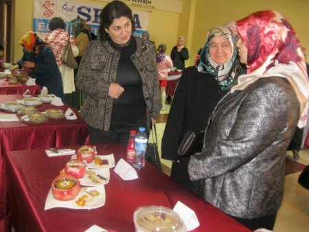 Özel Sema'dan aşure etkinliği