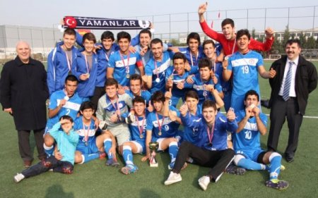 Özel Yamanlar okullarından sporda çifte zafer