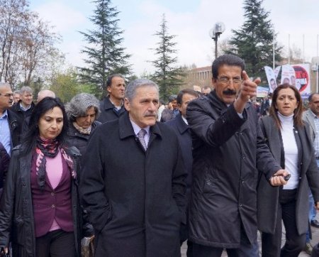 Özgen: Bir yandan terörist, bir yandan akil insan; bu ülkenin trajedisi