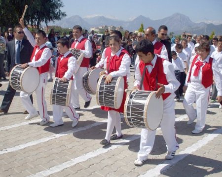 Özgür Yaşam grubuna kayıtlar başladı