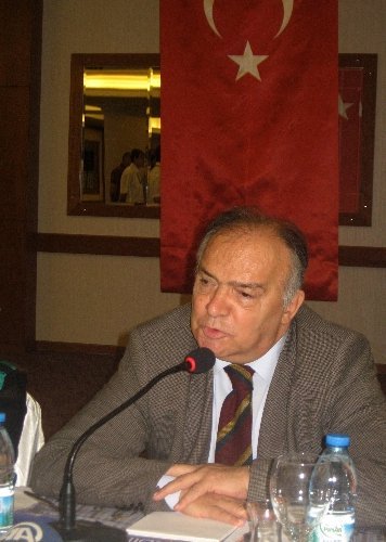 Özgürel: Demokrasinin inşasından önce terör çözülmeli