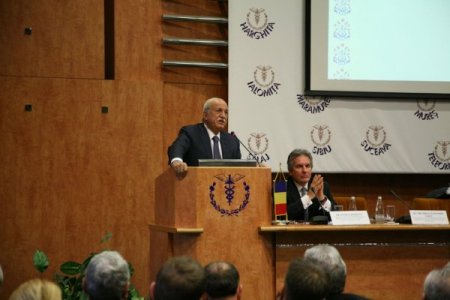 Özyeğin: AB, para pompalamakla krizi çözemez