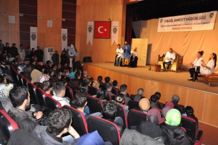 'Padişah-ı Osman'ı ayakta alkışladılar