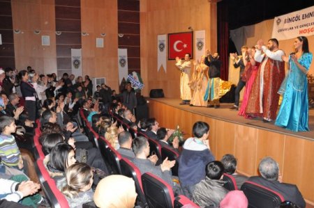 'Padişah-ı Osman'ı ayakta alkışladılar