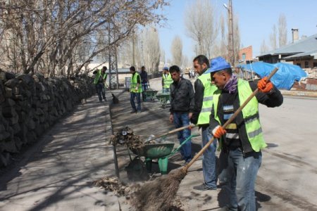 Palandöken Belediyesi, Gccekondu Semtlerinde Temizlik Çalışması Başlattı