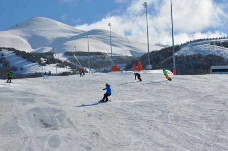 Palandöken Kayak Merkezi’nde Xanadu, kayak sezonunu açtı