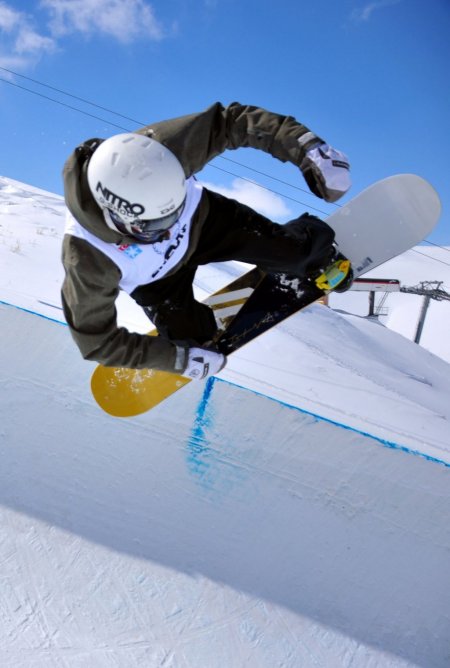 Palandöken'de bu sefer fırtına değil, snowboardçılar esti