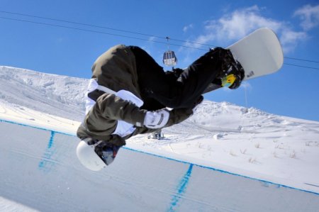 Palandöken'de bu sefer fırtına değil, snowboardçılar esti