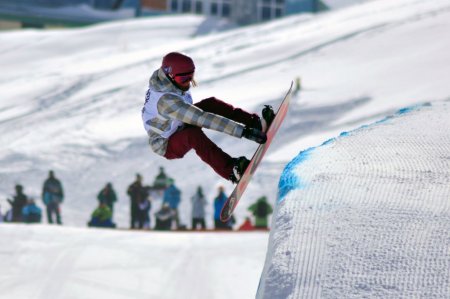 Palandöken'de bu sefer fırtına değil, snowboardçılar esti