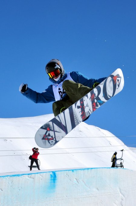 Palandöken'de bu sefer fırtına değil, snowboardçılar esti