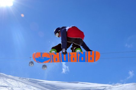 Palandöken'de bu sefer fırtına değil, snowboardçılar esti