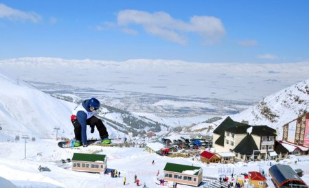 Palandöken'de bu sefer fırtına değil, snowboardçılar esti