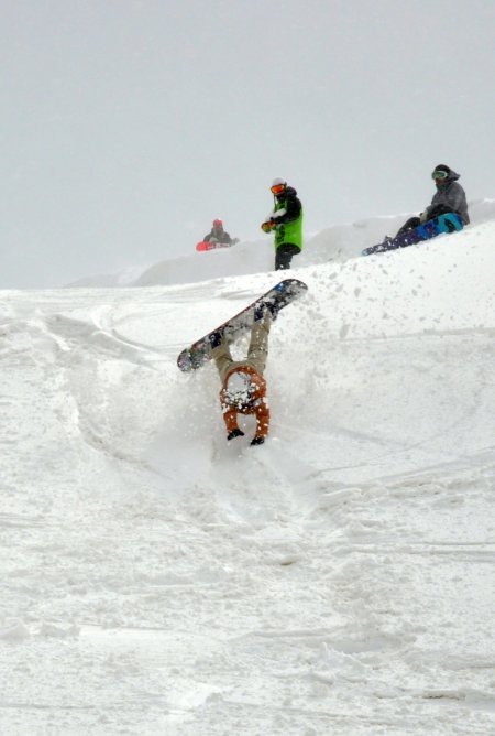 Palandöken’de snowboardçılar ölüme meydan okudu