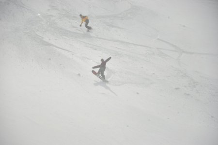 Palandöken’de snowboardçılar ölüme meydan okudu