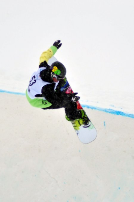 Palandöken’de snowboardçıların idmanı nefes kesti