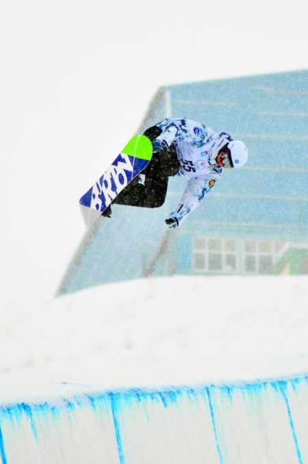 Palandöken’de snowboardçıların idmanı nefes kesti