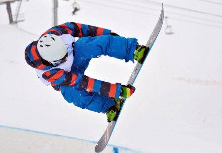 Palandöken’de snowboardçıların idmanı nefes kesti