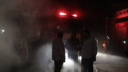 Pamuk deposunda yangın