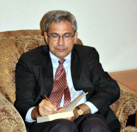 Pamuk: Her Şeyi Vatanım Ve Anadilime Olan Sevgimden Dolayı Yapıyorum